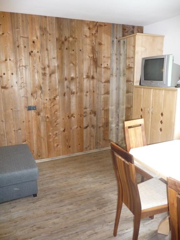 Familie Neunhaeuserer Neustift im Stubaital Room photo