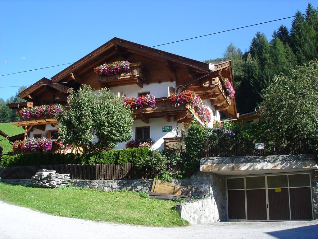 Familie Neunhaeuserer Neustift im Stubaital Exterior photo